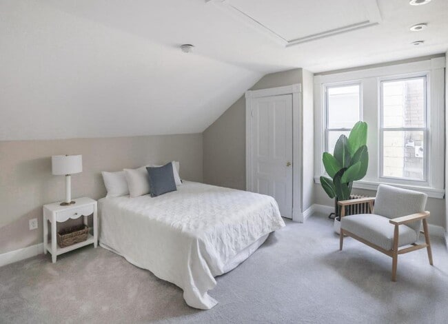 Building Photo - 715 N Beatty St