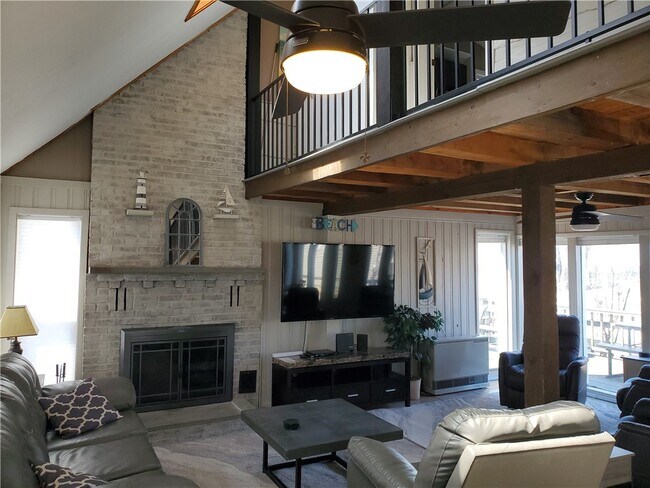 Building Photo - 7594 2nd St