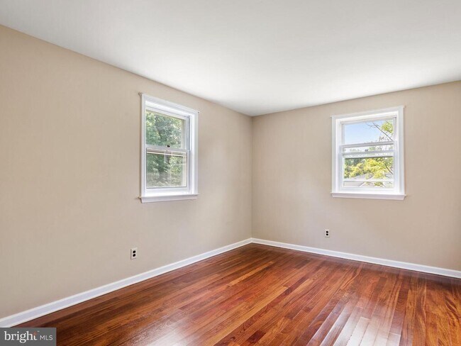 Building Photo - 612 Bough Rd