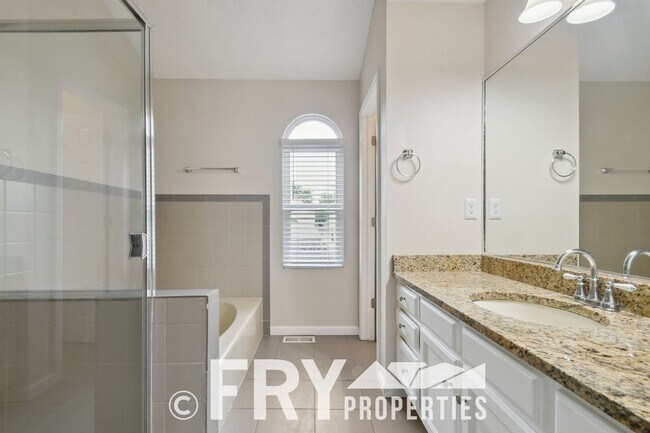 Building Photo - Spacious updated Green Valley Ranch two-story