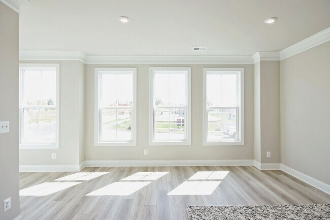 Building Photo - Pet-Friendly Crozet Townhome