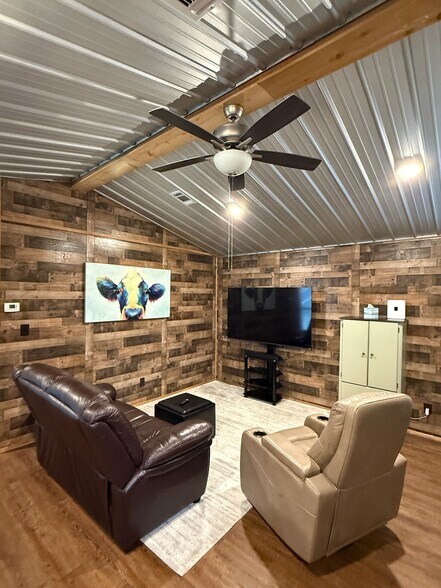 Building Photo - 11135 W Cave Cir
