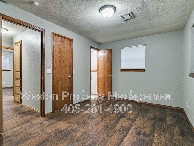 Building Photo - 1304 Regency Blvd