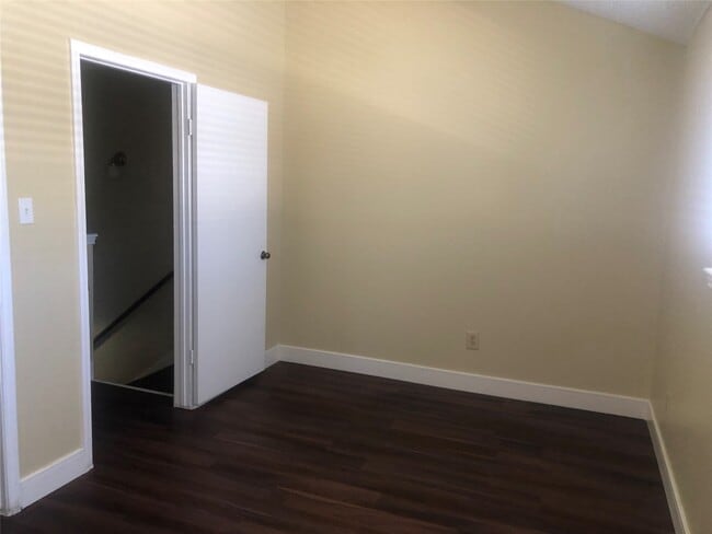 Building Photo - 9308 Westwood Village Dr