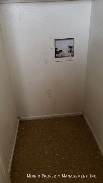 Building Photo - 629 S Crosby St