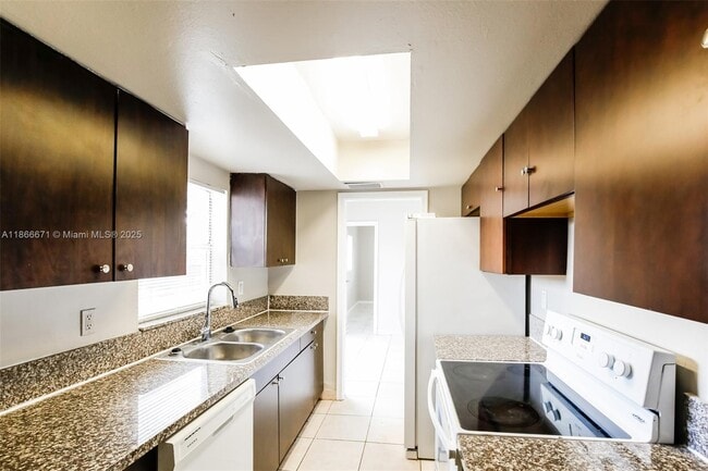 Building Photo - 6621 Pebble Beach