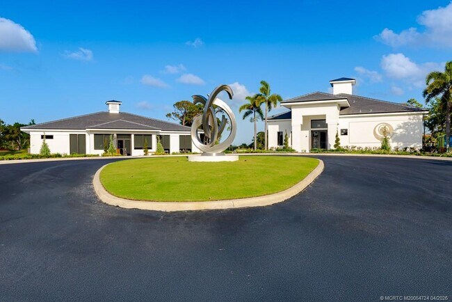 Building Photo - 2371 SW Carriage Hill Terrace