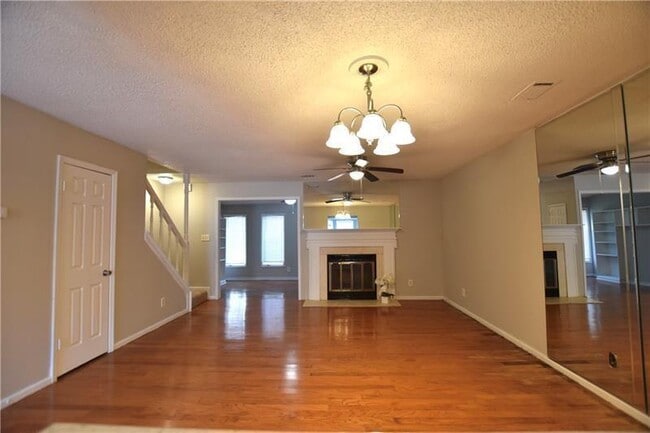 Building Photo - 2125 Fairways Ct