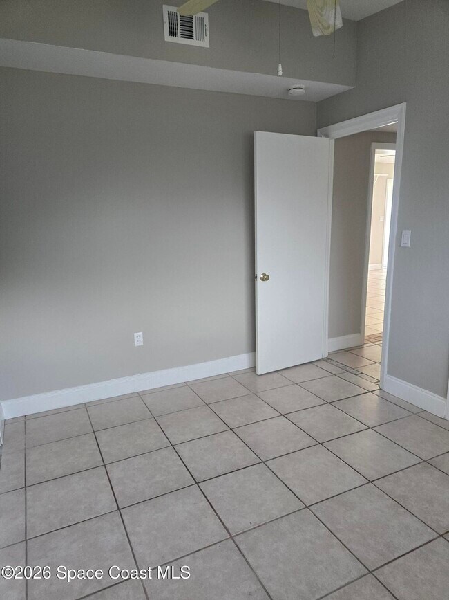 Building Photo - 910 S Orlando Ave