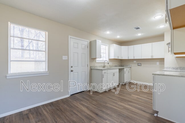 Building Photo - 5442 Loch Lomond Rd