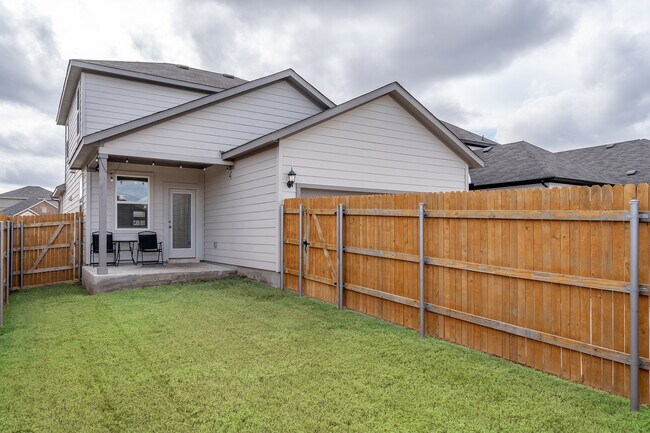 Building Photo - 848 Long Run