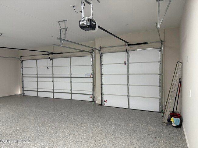 Building Photo - 5981 East Calle Agua Verde