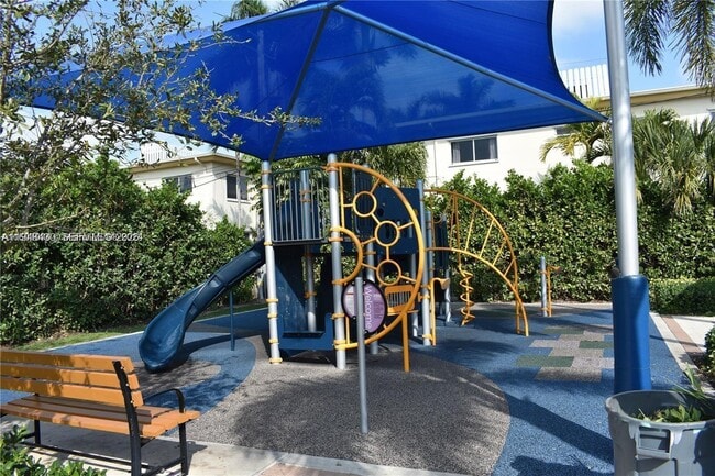 Building Photo - 9780 Bay Harbor Terrace