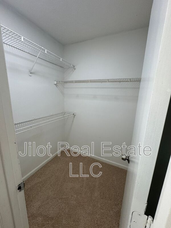 Building Photo - 5794 Sheldon Ct