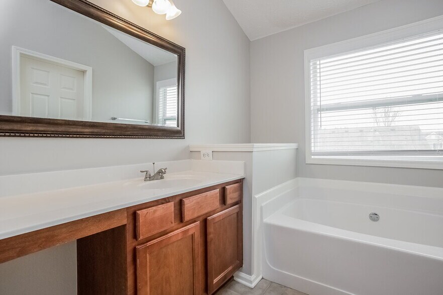 Building Photo - 231 Winterbury Dr