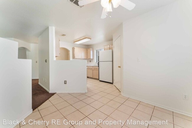Building Photo - 2 br, 2 bath House - 698 S Racetrack Unit 824