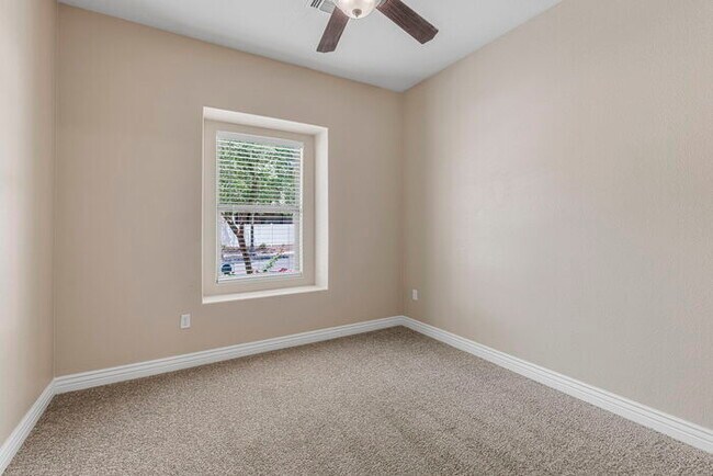 Building Photo - 3828 E Jasper Dr