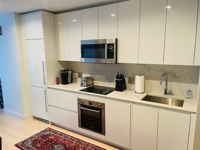 Building Photo - 135 Seaport Blvd