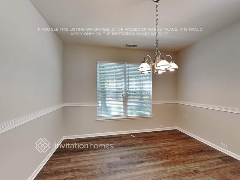 Building Photo - 15604 Carrington Ridge Dr