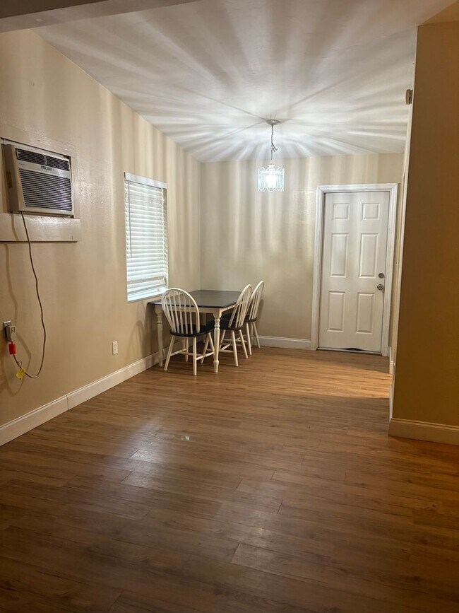 Building Photo - Cute Remodeled Deltona Beauty Call Sheila ...