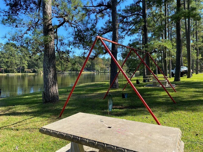 Building Photo - 1441 Chapparal Rd