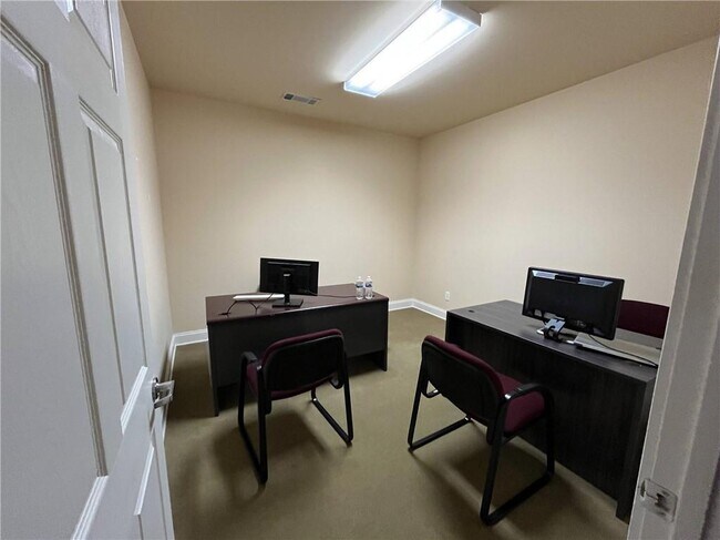 Building Photo - 6050 Southard Trace