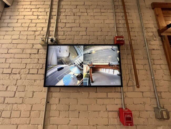 Building Photo - 431 S Columbus St