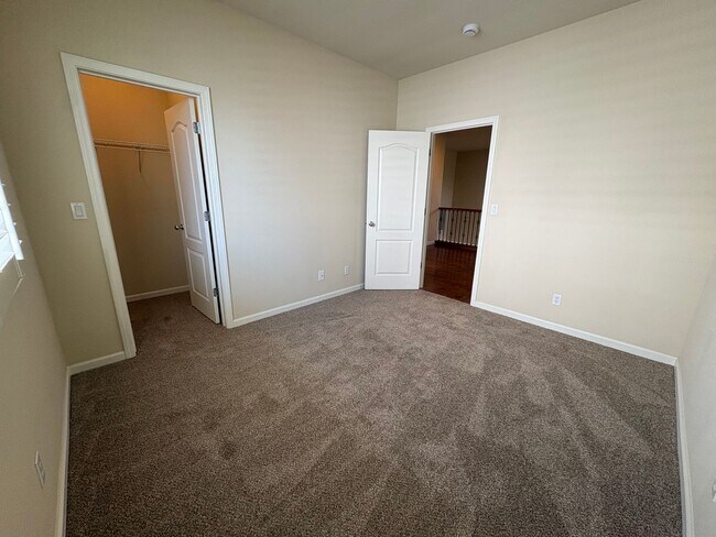 Building Photo - 2855 Sandyhills Ln