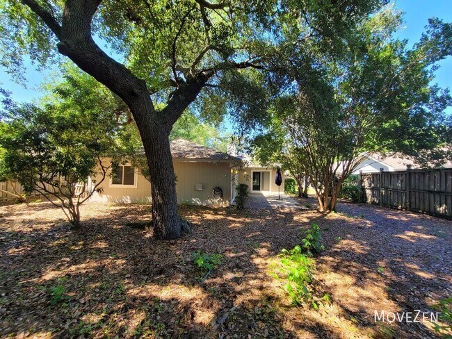 Building Photo - 7112 Key Pointe Dr