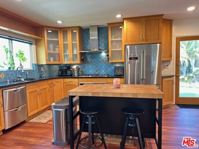 Building Photo - 1348 Morningside Wy