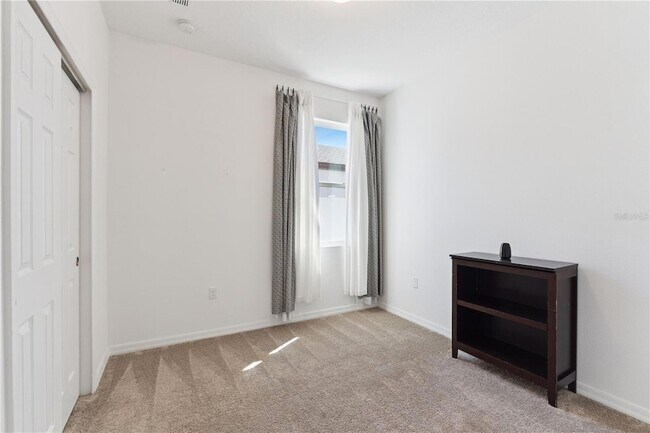 Building Photo - 2824 Neverland Dr
