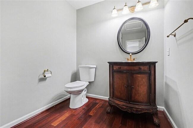 Building Photo - 3813 Paces Ferry W