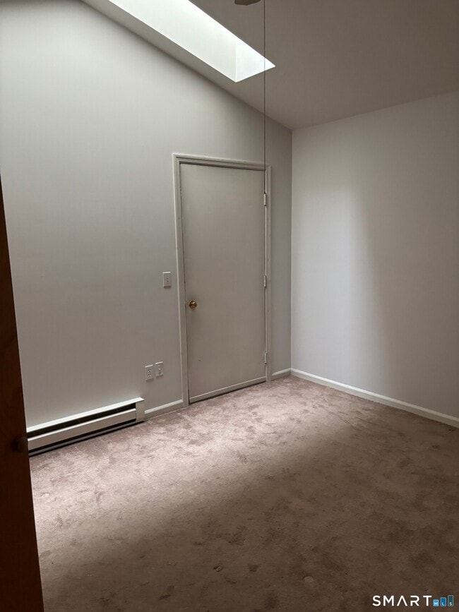 Building Photo - 31 Railroad St