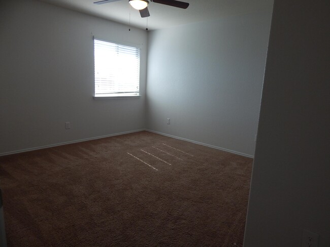 Building Photo - 1310 Stonewall Ridge