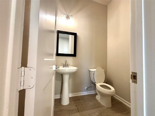 Building Photo - 5806 Pecos Ct