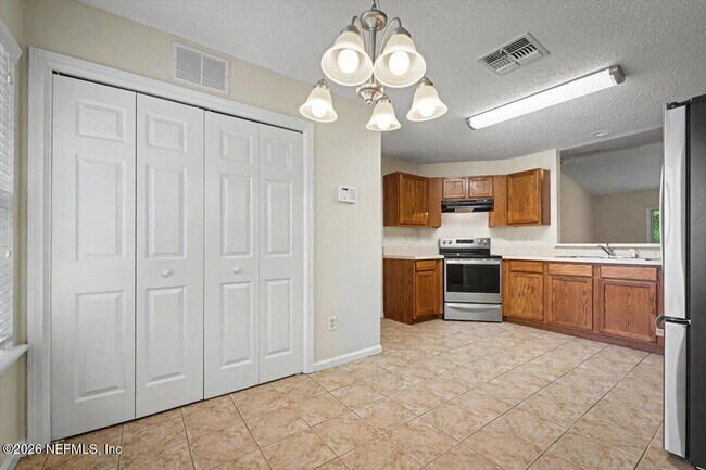 Building Photo - 10930 Lauren Oak Ln S