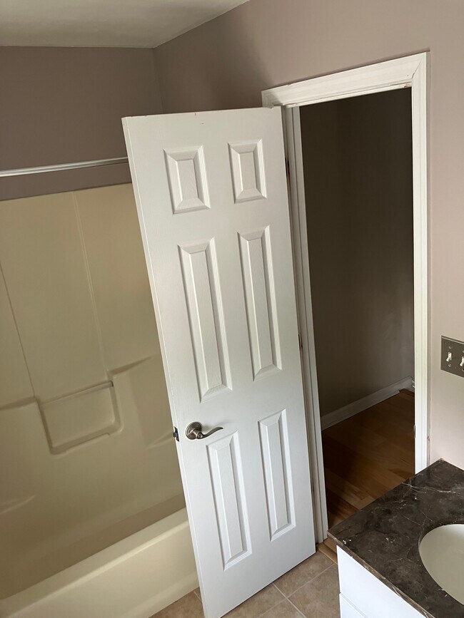 Building Photo - 77 Hennig Dr