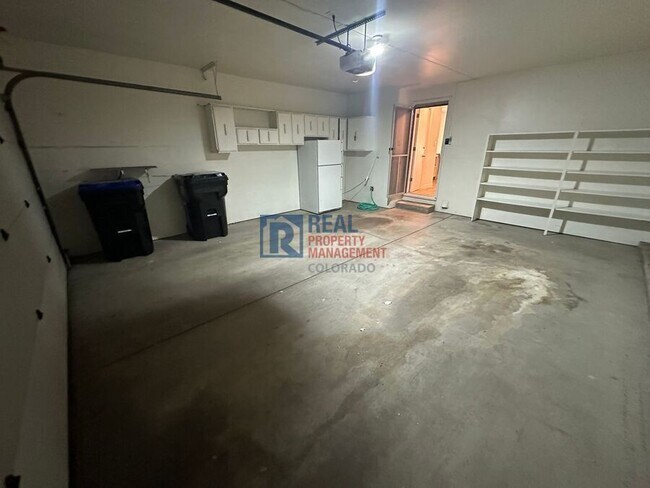Building Photo - 2840 S Kenton Ct