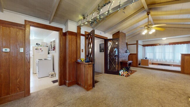 Building Photo - Beautiful Woodwork in this Charming Old Home