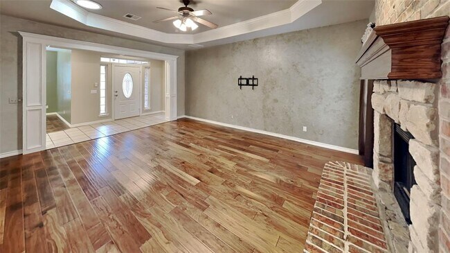 Building Photo - 1590 Deerwood Tr