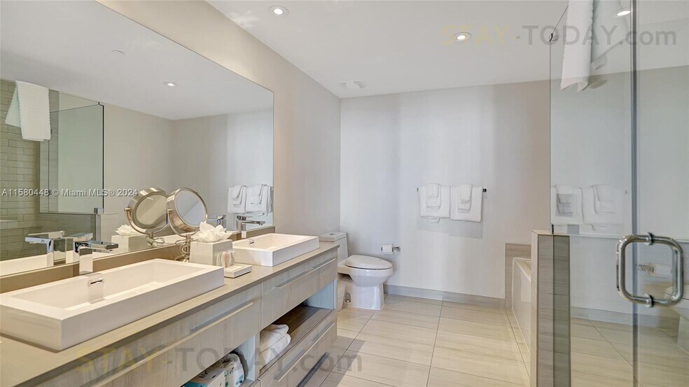 Building Photo - 4010 S Ocean Dr