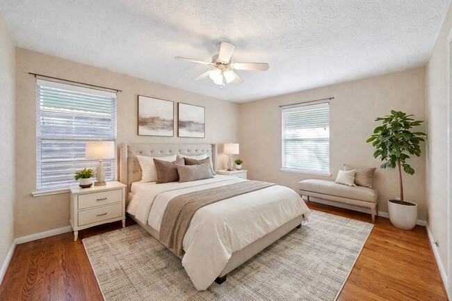 Building Photo - 2115 Gardenia Dr