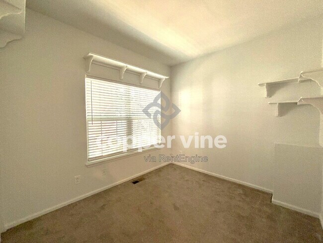 Building Photo - 14319 E Grand Dr