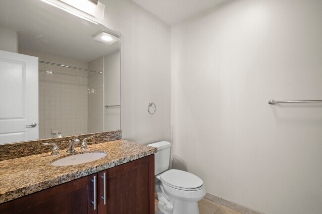 Building Photo - Beautiful Condo Right Across from Petco Park!