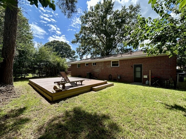 Building Photo - 8120 Halprin Dr