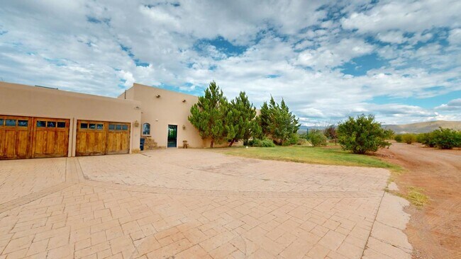 Building Photo - Furnished 5-Bedroom Home with Indoor Pool & Amenities