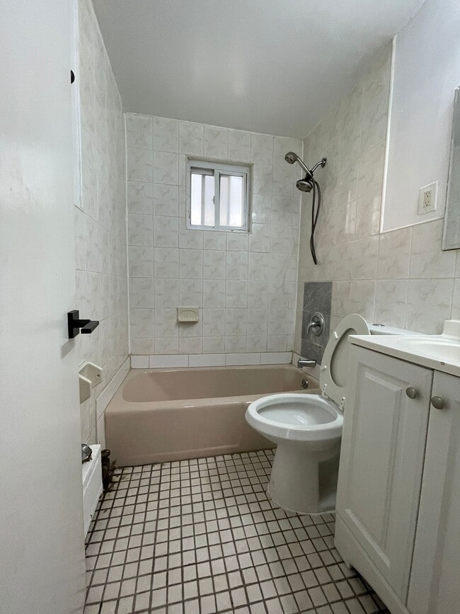 Unit 1R - 215 Lexington Ave