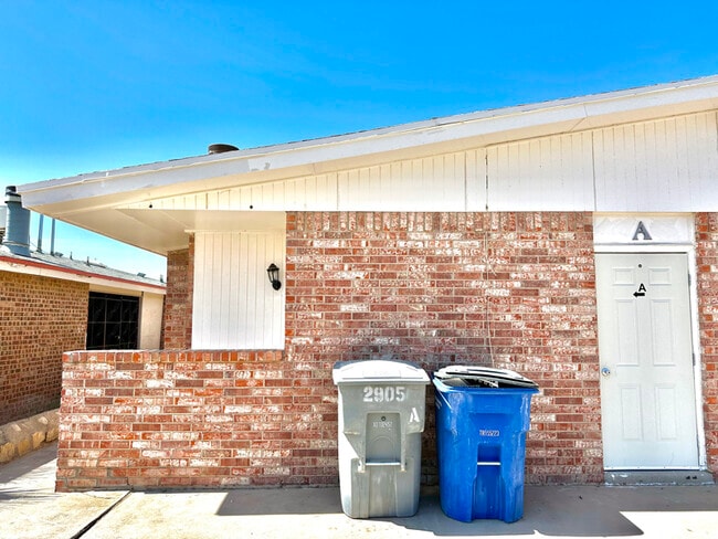 Building Photo - 2905 Beachcomber Dr