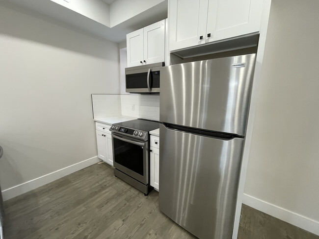 Stainless Appliances - 22 S Yewdall St