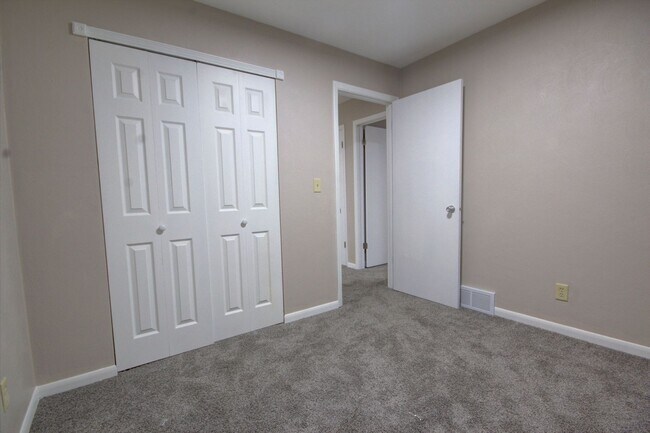 Building Photo - Renovated Orion Home